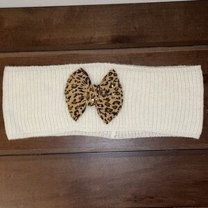 Betsy Johnson Cream & Leopard Print Bow Detail Infinity Scarf